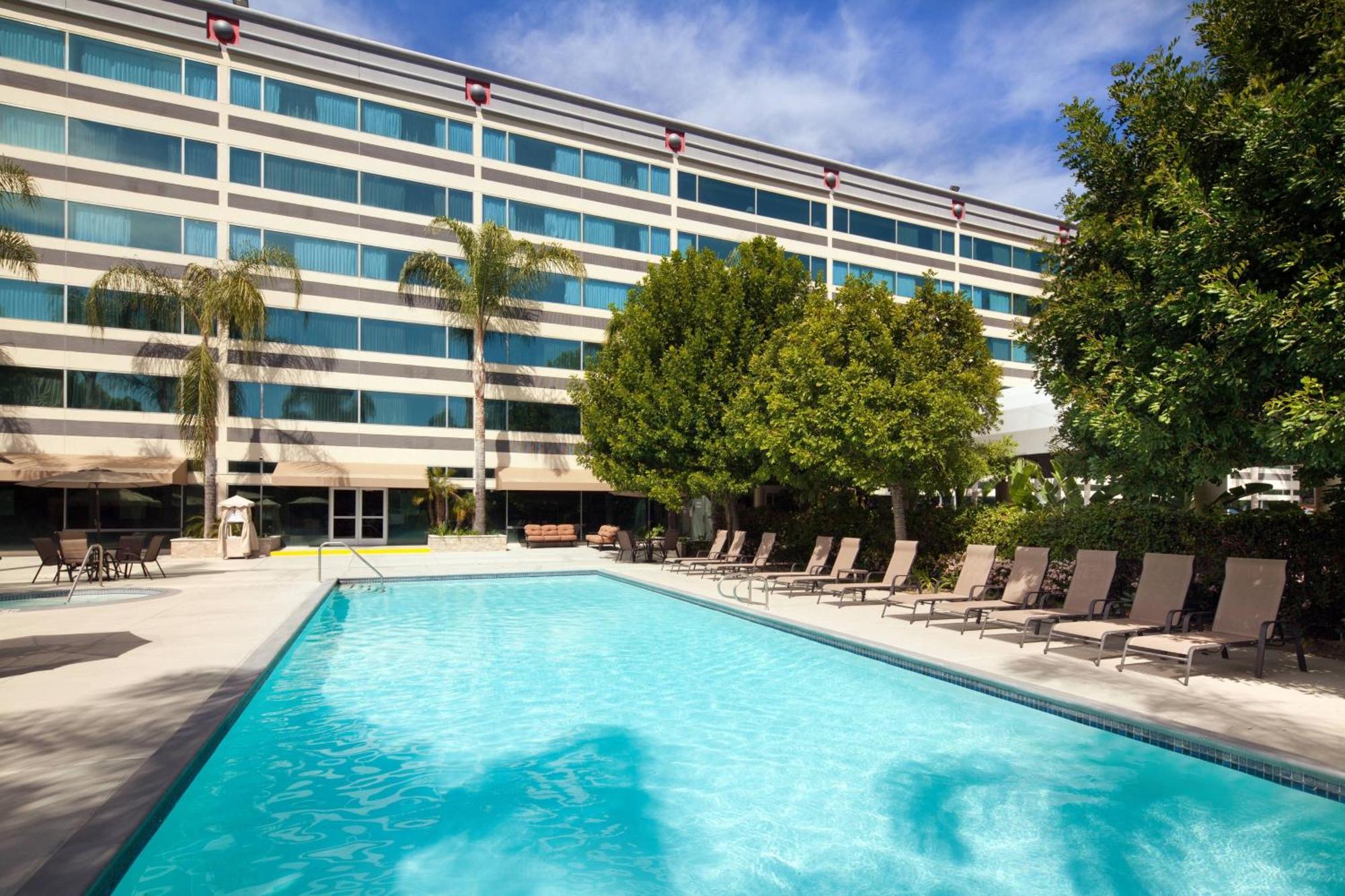 Sheraton Ontario Airport Hotel Esterno foto
