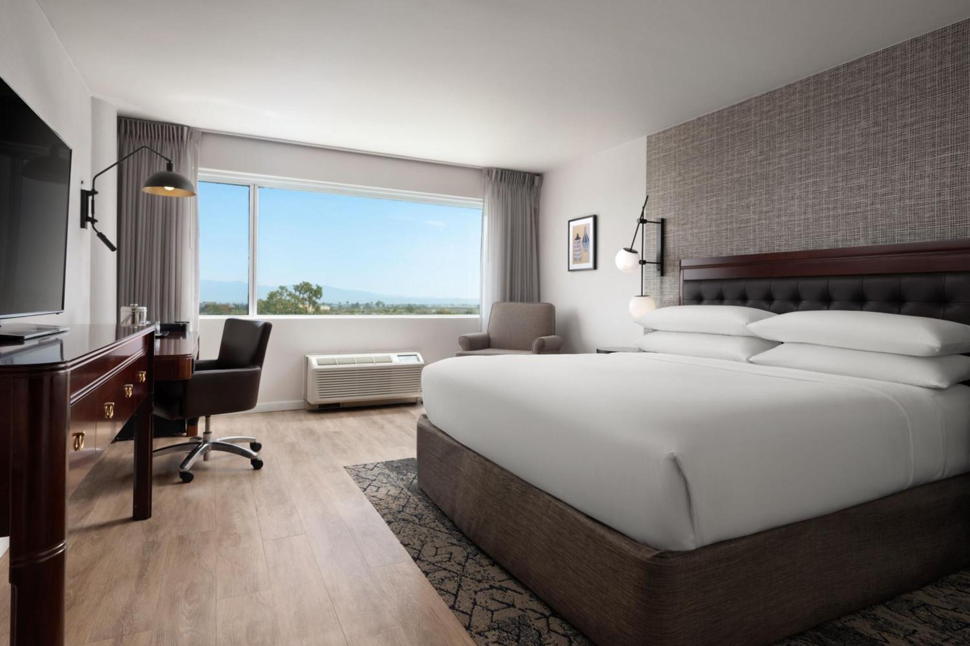 Sheraton Ontario Airport Hotel Esterno foto