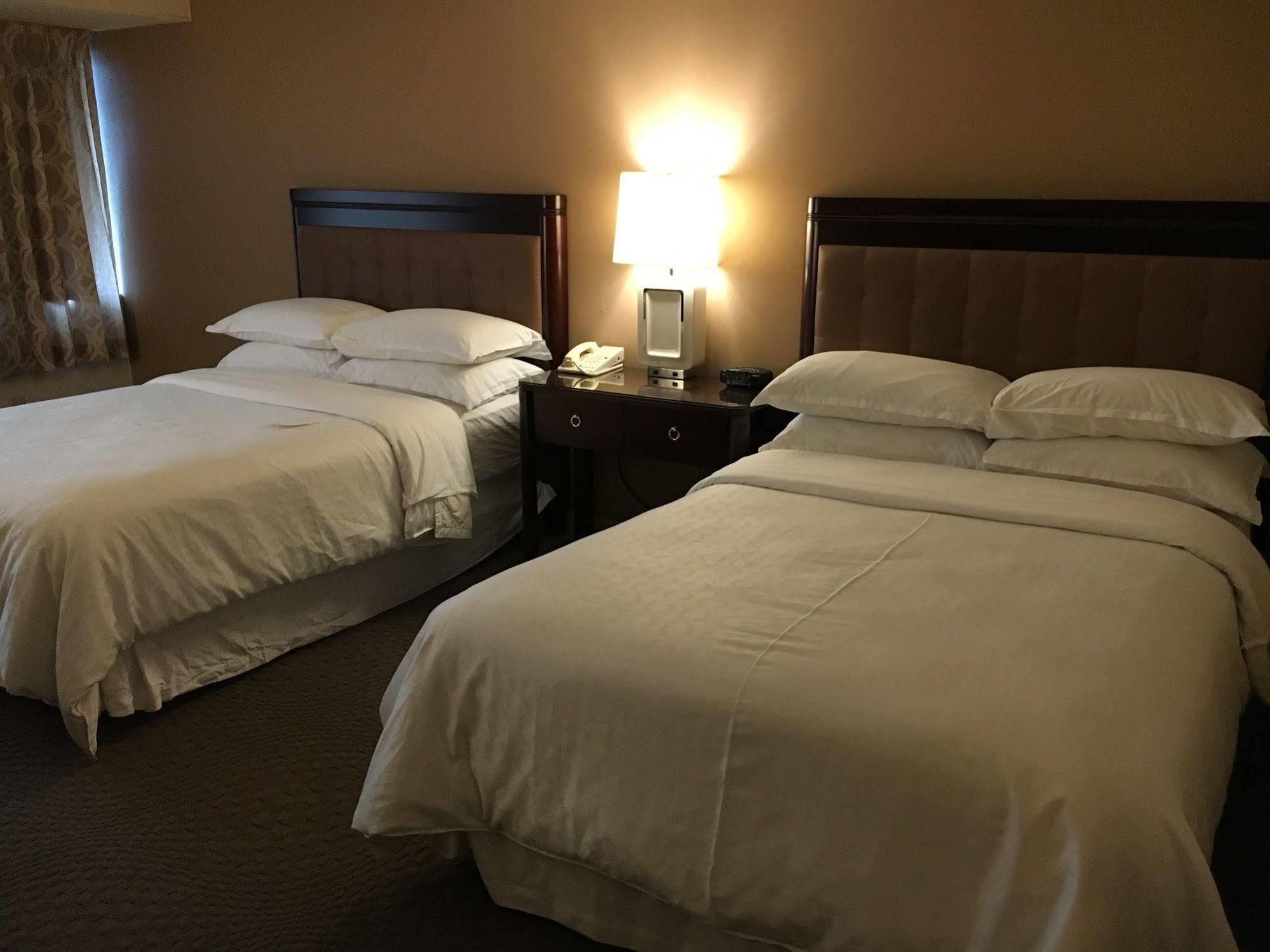 Sheraton Ontario Airport Hotel Esterno foto
